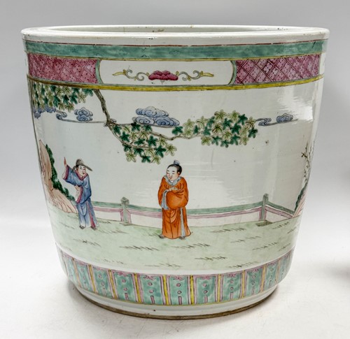 Lot 35 - A Chinese famille rose porcelain large jardiniere, 20th century