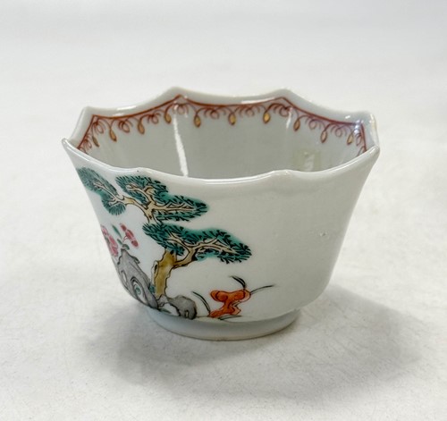 Lot 34 - A pair of Chinese porcelain saucer dishes, late Qing Dynasty, probably Guangxu