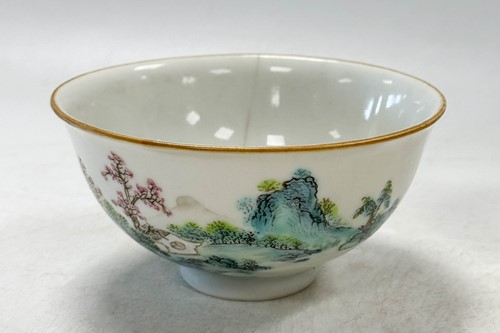Lot 34 - A pair of Chinese porcelain saucer dishes, late Qing Dynasty, probably Guangxu