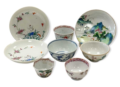 Lot 34 - A pair of Chinese porcelain saucer dishes, late Qing Dynasty, probably Guangxu