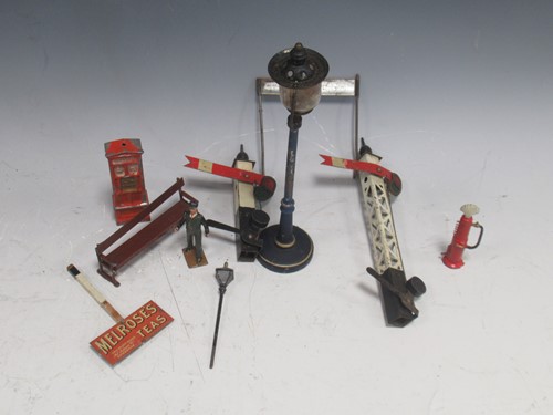 Lot 193 - Train and platform accessories including a...