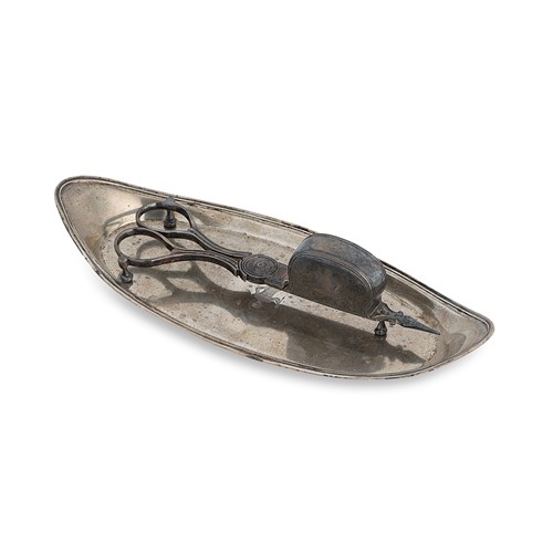 Lot 423 - A George III 18th century silver candle snuffer/wick trimmer, with an associated tray