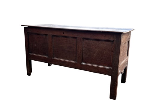 Lot 415 - A late 17th / early 18th century oak coffer,...