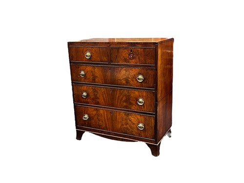 Lot 623 - A Regency mahogany chest of drawers, 104 x 92...