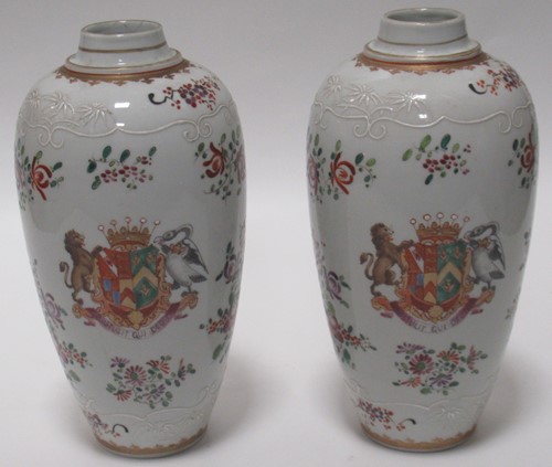 Lot 16 - A pair of ovoid Samson armorial vases, in 18th...
