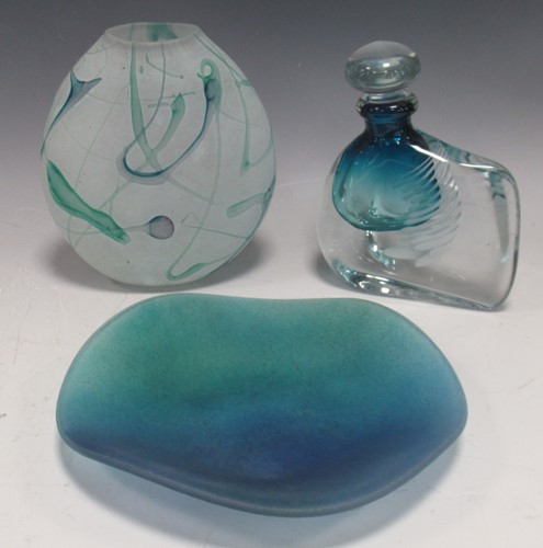 Lot 6 - A mixed lot of Art glass
