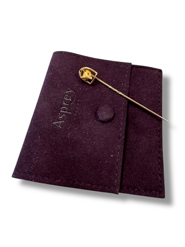 Lot 322 - A fox mask stick pin, tested as 9ct gold,...