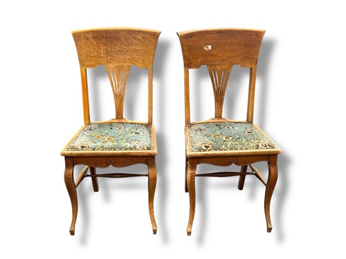 Lot 453 - A pair of early 20th century oak bedroom...