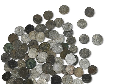 Lot 490 - A collection of Roman coins, mainly Gallienus and Salonina