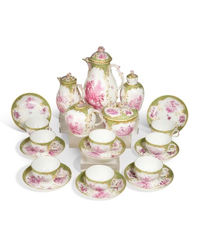 Lot 362 - A fine Berlin tea service