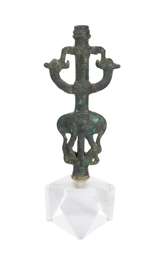 Lot 23 - An Ordos (Inner Mongolia, China) bronze fitting, possibly from a horse harness, 3rd/4th century BCE