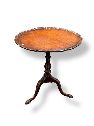 Lot 538 - A George III style mahogany occasional table,...