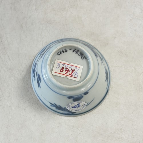 Lot 25 - Four Chinese export blue and white tea bowls and saucers from the Ca Mau cargo, 18th century