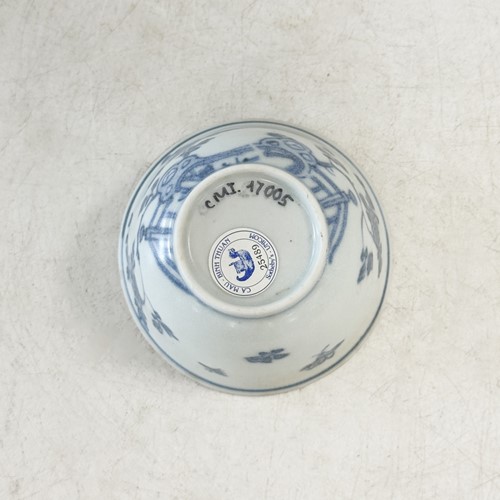 Lot 25 - Four Chinese export blue and white tea bowls and saucers from the Ca Mau cargo, 18th century