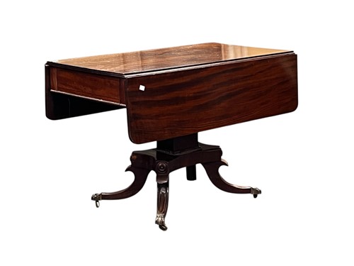 Lot 601 - An early 19th century mahogany Pembroke table,...