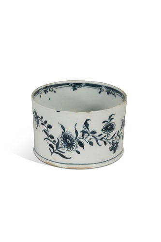Lot 358 - A Lowestoft blue and white coaster, circa 1765