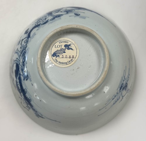 Lot 5 - A Nanking Cargo porcelain bowl, circa 1752