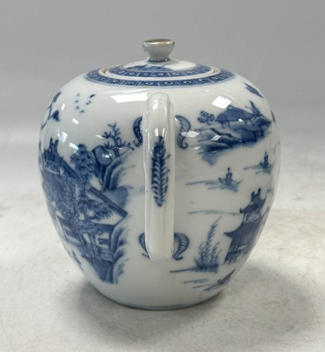 Lot 5 - A Nanking Cargo porcelain bowl, circa 1752