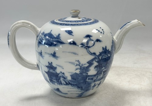 Lot 5 - A Nanking Cargo porcelain bowl, circa 1752