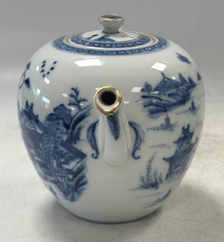 Lot 5 - A Nanking Cargo porcelain bowl, circa 1752