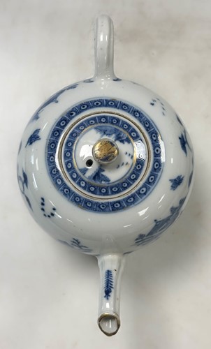 Lot 5 - A Nanking Cargo porcelain bowl, circa 1752