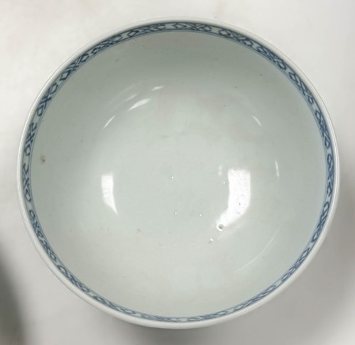 Lot 5 - A Nanking Cargo porcelain bowl, circa 1752