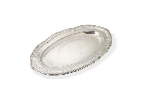 Lot 272 - A Peruvian metalwares silver meat platter