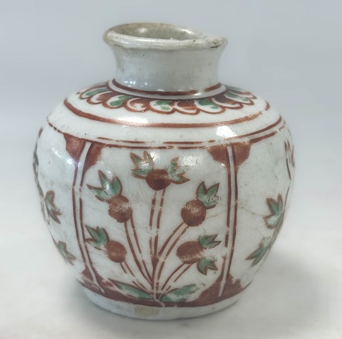 Lot 1 - A Group of six Zangzhou "Swatow", Annamese and Sawankholok blue and white and polychrome jars and two bowls,16th -18th century