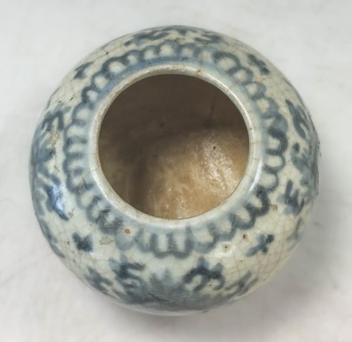 Lot 1 - A Group of six Zangzhou "Swatow", Annamese and Sawankholok blue and white and polychrome jars and two bowls,16th -18th century