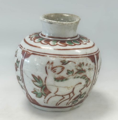 Lot 1 - A Group of six Zangzhou "Swatow", Annamese and Sawankholok blue and white and polychrome jars and two bowls,16th -18th century