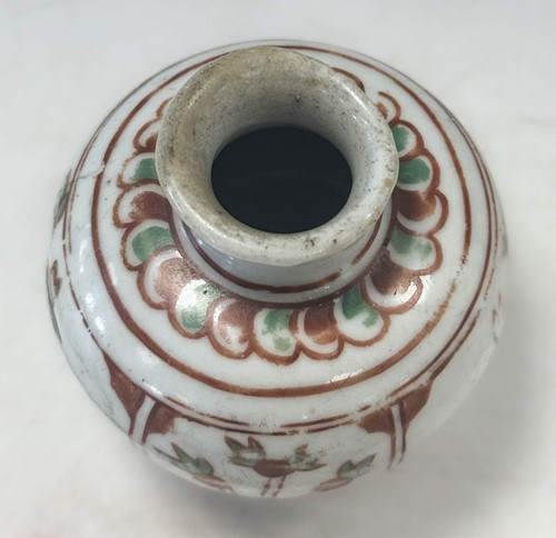 Lot 1 - A Group of six Zangzhou "Swatow", Annamese and Sawankholok blue and white and polychrome jars and two bowls,16th -18th century