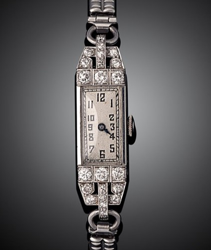 Lot 178 - Unsigned - A diamond set cocktail watch
