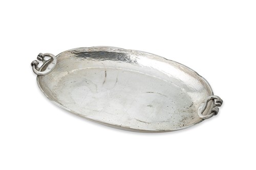 Lot 270 - A Peruvian metalwares silver platter