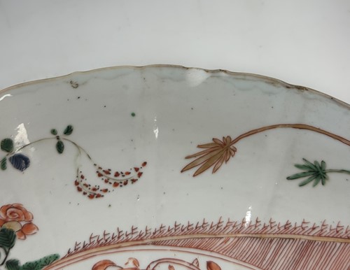 Lot 7 - A Chinese Imari shallow bowl, Kangxi Emperor