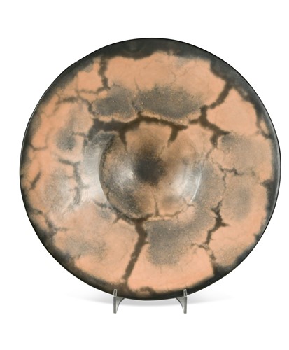 Lot 121 - Gabriele Koch (1948-), a particularly large smoke-fired and burnished charger