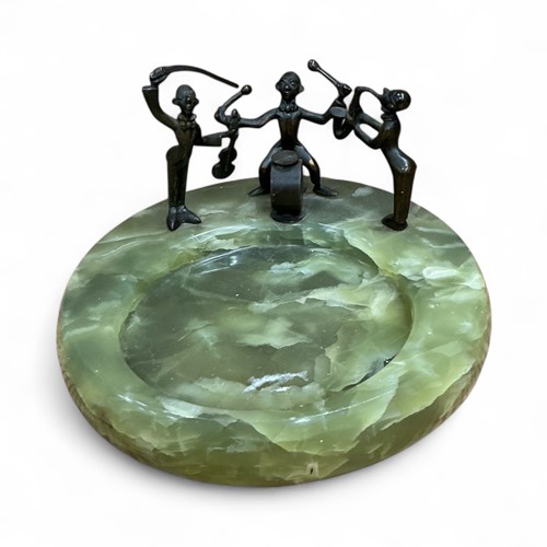 Lot 61 - An Art Deco onyx cendrier with bronze jazz...