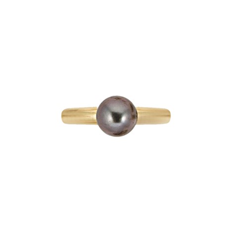 Lot 13 - A cultured pearl ring
