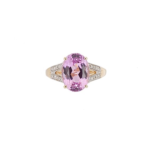Lot 44 - A 14ct gold kunzite and diamond ring