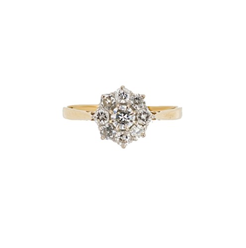 Lot 87 - A diamond cluster ring