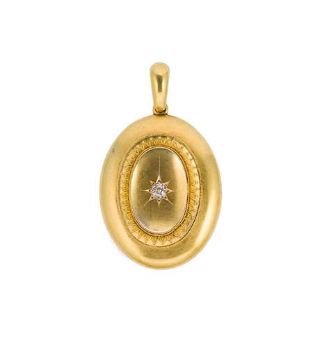 Lot 82 - A Victorian diamond set locket