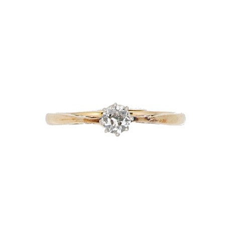 Lot 81 - A single stone diamond ring