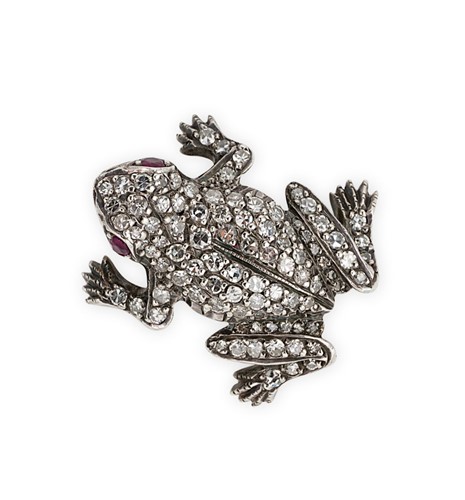 Lot 95 - An early 20th century diamond set frog brooch