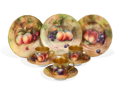 Lot 698 - A Royal Worcester coffee service