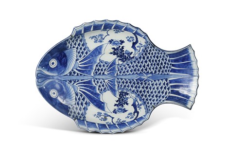 Lot 39 - A Japanese blue and white plate modelled as a fish, circa 1900