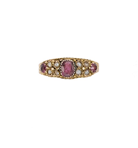 Lot 48 - A late Victorian garnet and split pearl ring