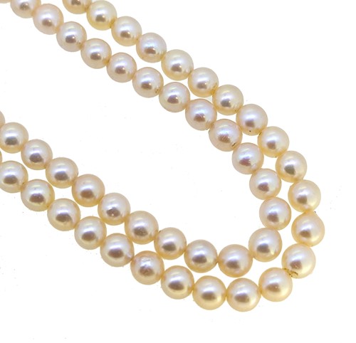 Lot 12 - A double row cultured pearl necklace