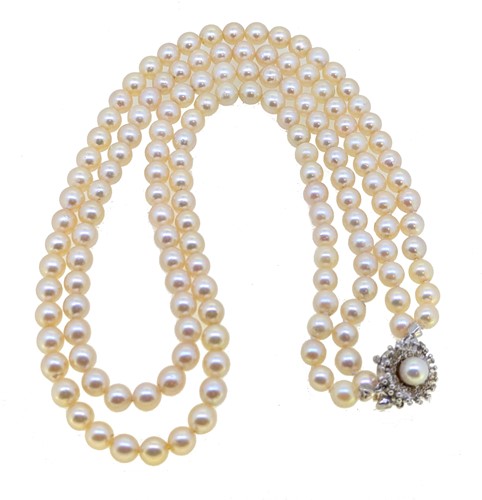 Lot 12 - A double row cultured pearl necklace