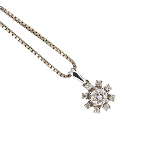 Lot 69 - A diamond cluster pendant and chain