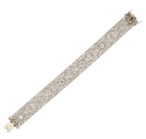 Lot 125 - A French Art Deco diamond bracelet