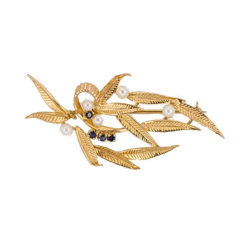 Lot 74 - Cropp and Farr - A 9ct gold sapphire and pearl brooch